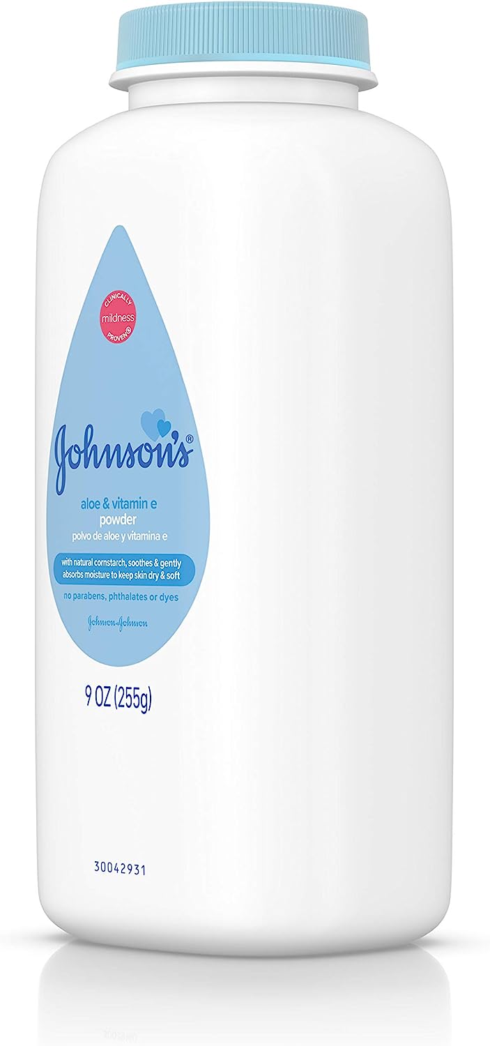 Johnson's Baby Powder with Naturally Derived Cornstarch Aloe & Vitamin E, Hypoallergenic, 9 oz - Image 9